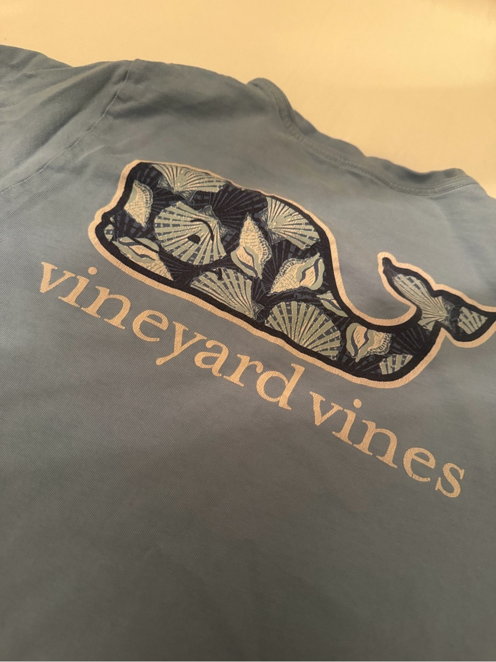 Boys medium whale vineyard vibes logo tshirt pocket short sleeve